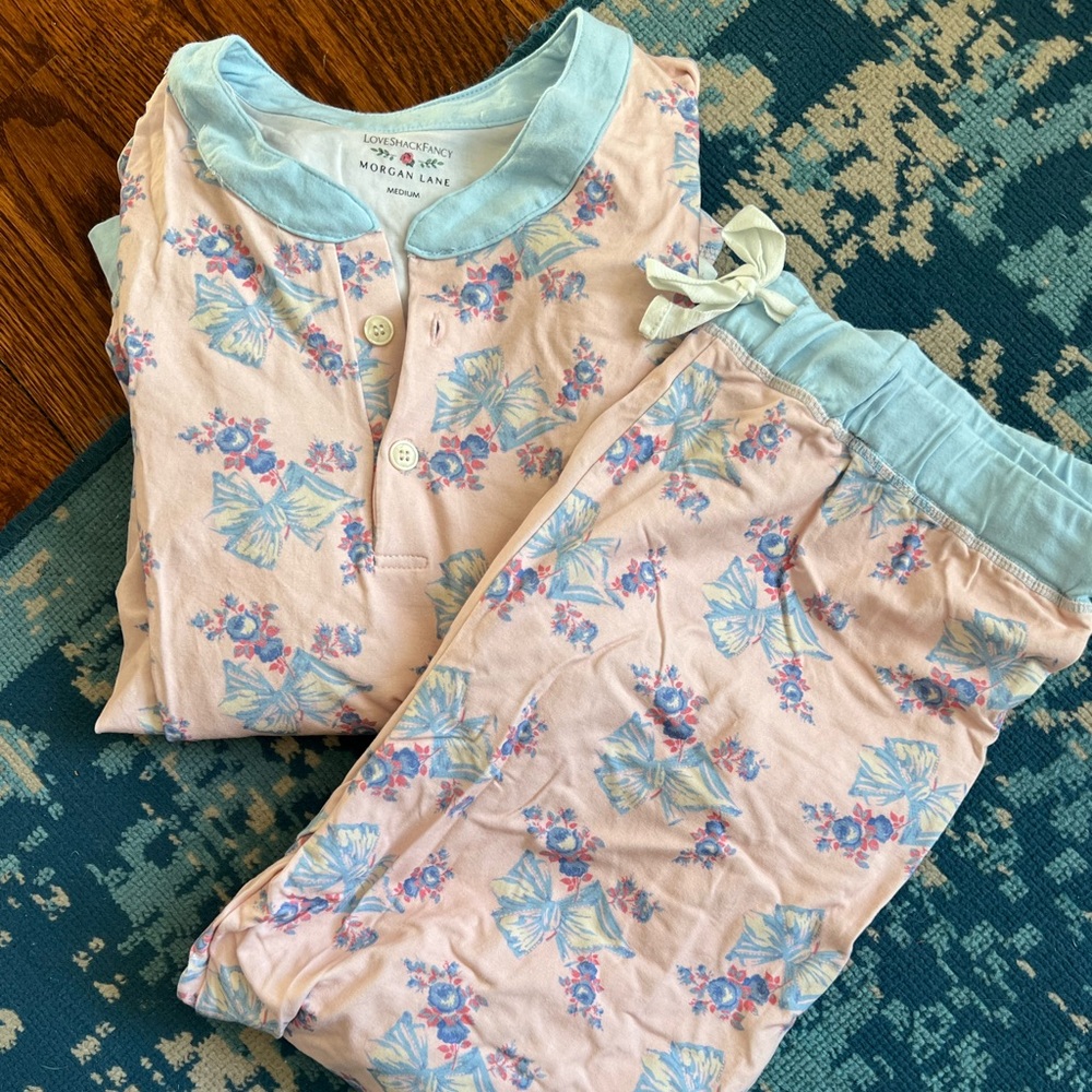 EUC LOVESHACKFANCY MORGAN LANE PAJAMAS SIZE M
